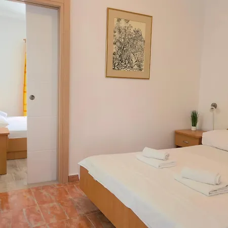아파트 Zina Apartmants *