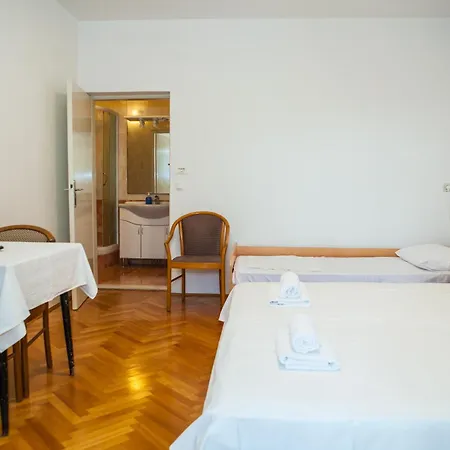 Zina Apartmants 로크바 로고즈니차