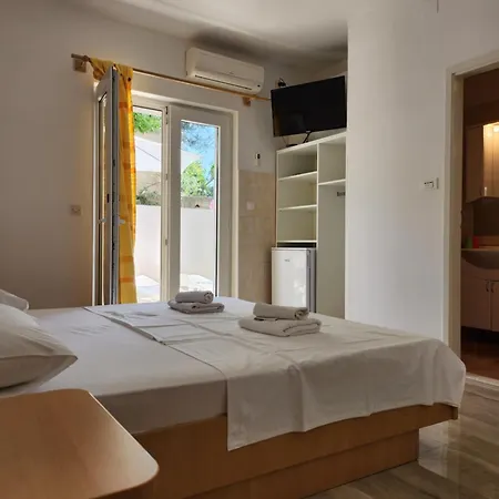 Zina Apartmants *