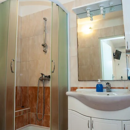 Zina Apartmants 아파트 *
